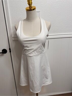 ANTONIO MELANI White Scoop Neck Mini Skirt Dress